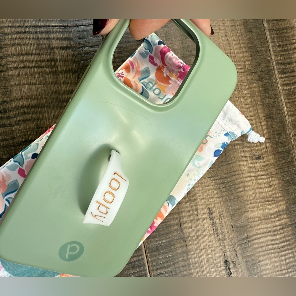 Loopy case - Picture 4 of 7